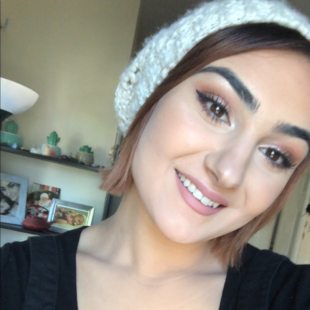 Meet your Posher, Nadia
